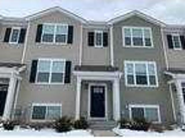 3 Bedroom 3 Bath In Pingree Grove IL 60140