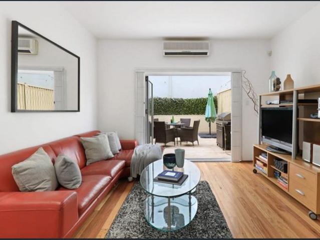 3 bedroom, 3 bathroom terrace in the heart of Chippendale