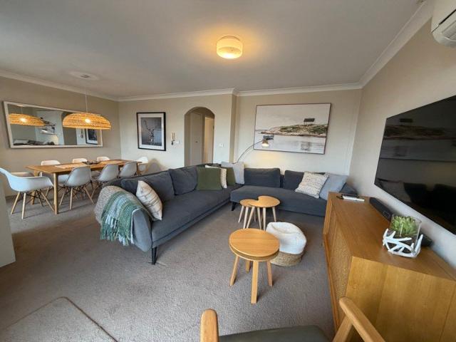 3 Bedroom, 3 Bathroom Apartment with Lake Views