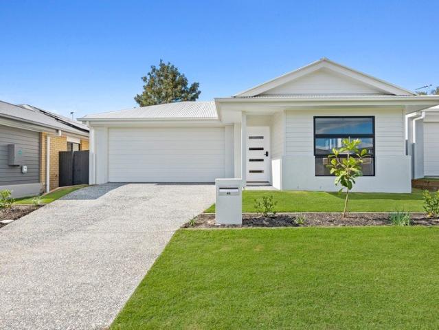 3 bedroom, 3 Bathroom Home ready to move in
