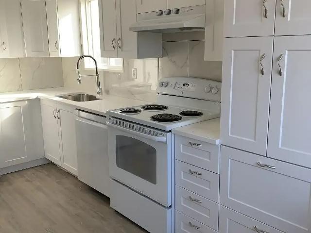 3 Bedroom 1/2 duplex in HUNTINGTON HILLS — 3 Bedrooms Duplex