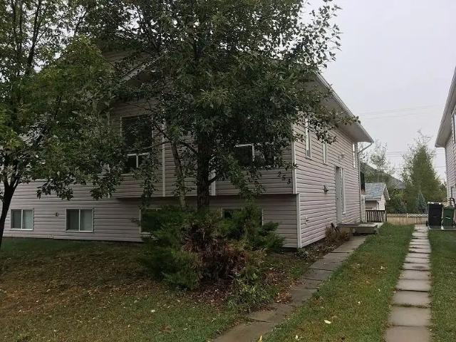3 bedroom 1.5 Bath Duplex — 3 Bedrooms Duplex