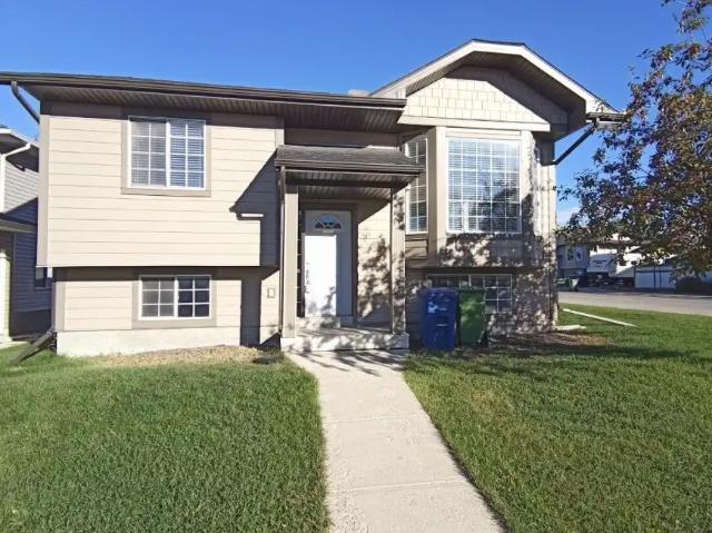3 Bedroom, 1.5 Bath Main Floor House