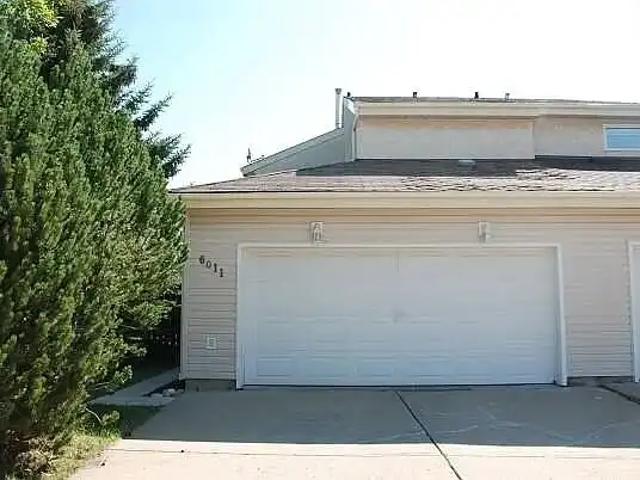 3 bedroom, 1.5 bathroom Duplex in Callingwood