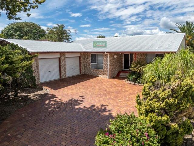 3 Bedroom, 1 Bathroom Brick Home with Swimming Pool and Rural Views