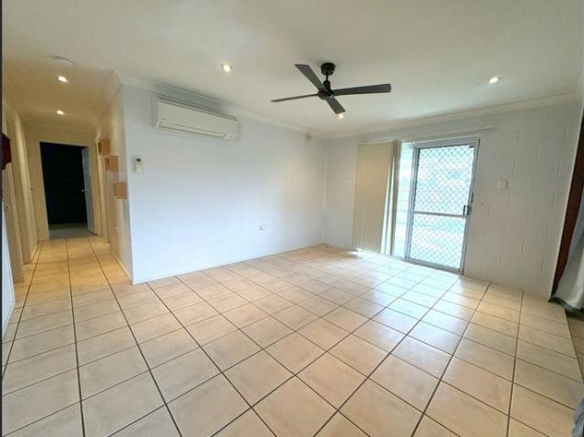 3 Bedroom 1 Bathroom Home in Deeragun!