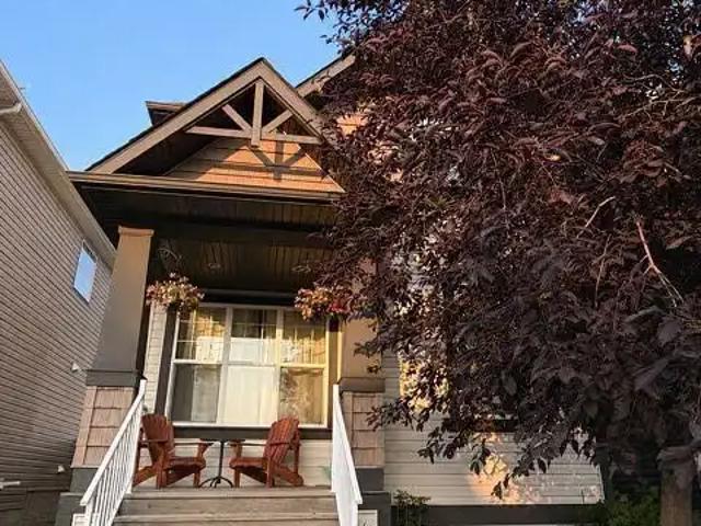 3 Bedroom 2.5 Bathroom Auburn Bay House with Lake Access ENTIRE HOME FOR RENT