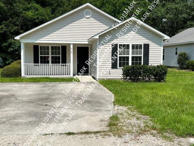 3 Bedroom 2 Bath House Available on Hillsdale Drive