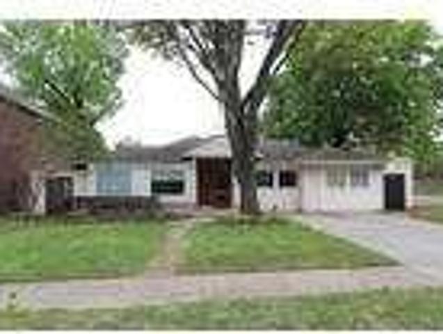 3 Bedroom 2 Bath In Bellaire Texas 77401