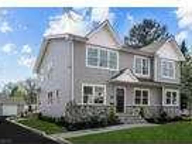 3 Bedroom 2 Bath In Paramus NJ 07652