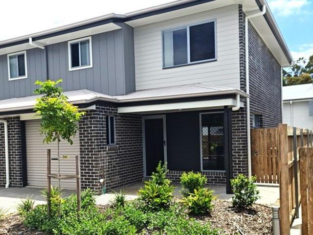 3 BEDROOM 2 BATH TOWNHOUSE WITH DUCTED AIR