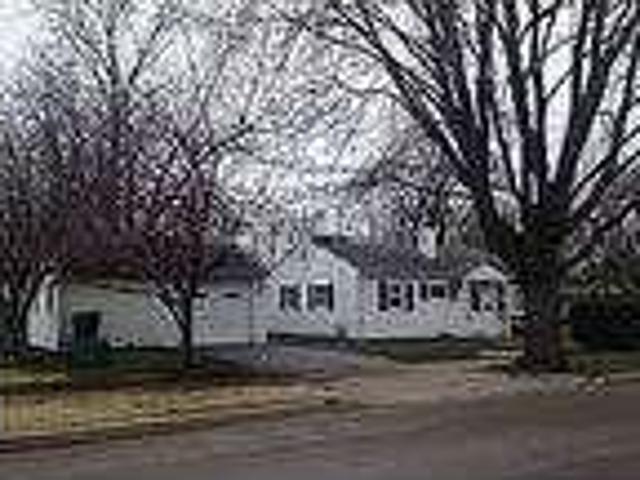 3 Bedroom 2 Bath Updated Ranch Conveniently Located in Quiet