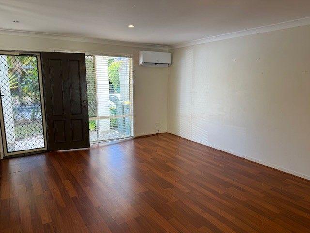 3 Bedroom/ 2 Bathroom Townhouse in Sought After Location