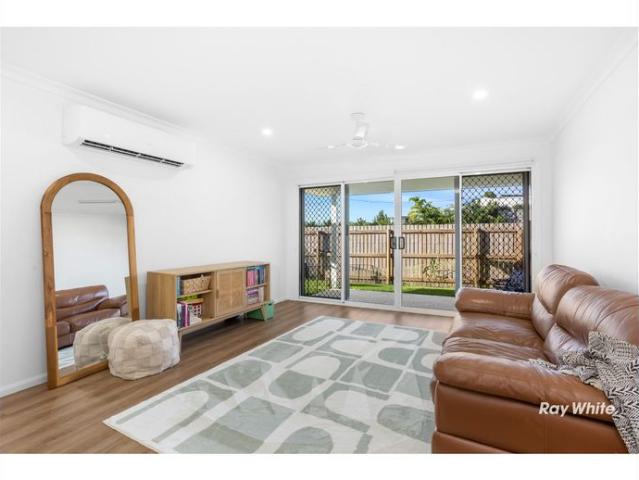 3 BEDROOM, 2 BATHROOM UNIT IN PACIFIC HEIGHTS