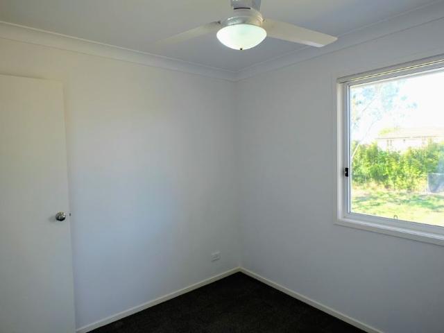 3 BEDROOM, 2 BATHROOM AIRCONDITIONED TOWNHOUSE PERFECTLY LOCATED IN CENTRAL OXLEY