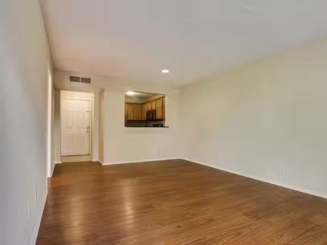 3 Bedroom 2 Bathroom Apartment