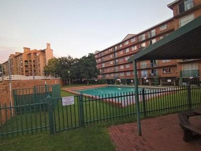 3 bedroom, 2 bathroom apartment on t.