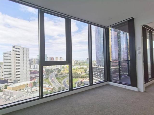 3 Bedroom 2 Bathroom Bright and stylish in state of the art building with Carpark