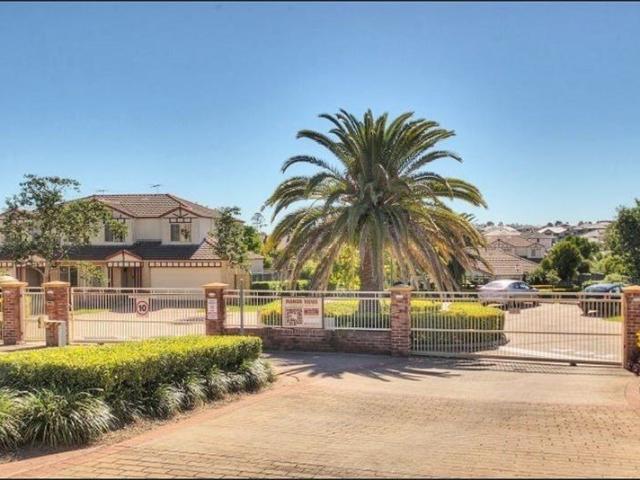 3 Bedroom, 2 Bathroom, double garage Townhouse