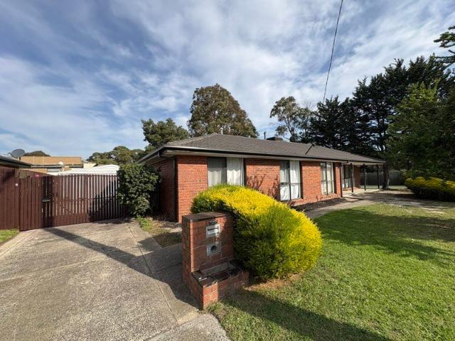 3 BEDROOM 2 BATHROOM FAMILY HOME!