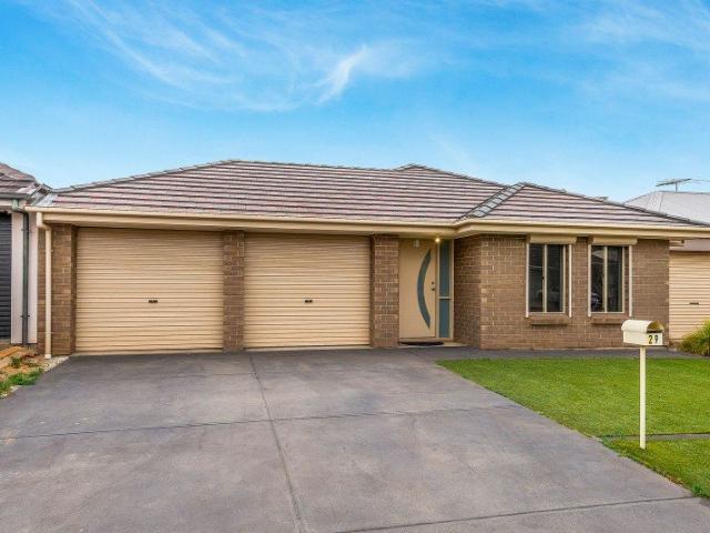3 Bedroom 2 Bathroom home. Low maintenance courtyard residence in peaceful cul de sac