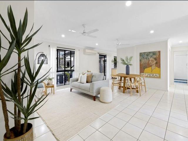 3 Bedroom, 2 Bathroom Home with Separate Studio Retreat and Shed!