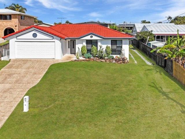 3 Bedroom, 2 Bathroom Home with Separate Studio Retreat and Shed!