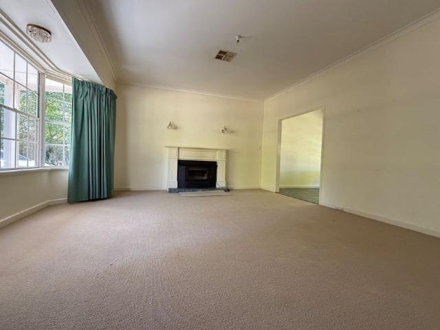 3 BEDROOM, 2 BATHROOM HOME