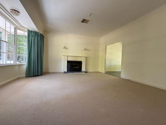 3 BEDROOM, 2 BATHROOM HOME