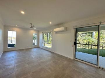 3 Bedroom 2 Bathroom Modern Build in Townsend