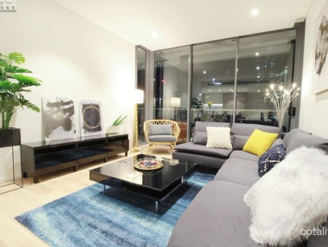 3 Bedroom 2 carspace availble for lease in Darling harbour July 11
