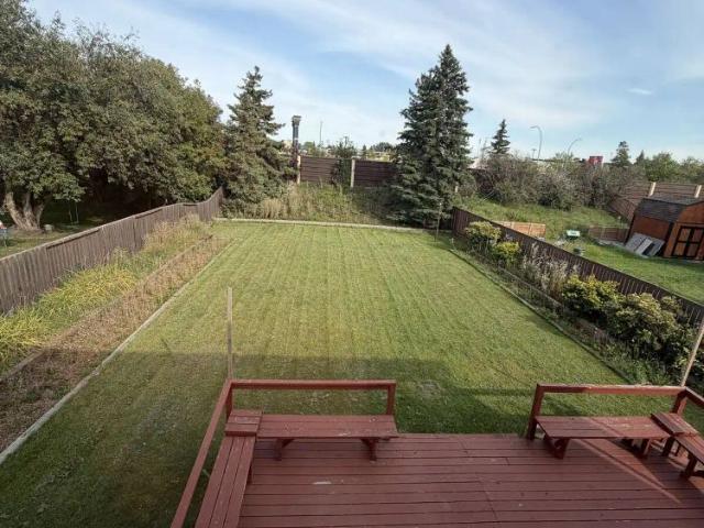 3 Bedroom 2 office, 2 living room, 4 bathroom single house for rent — 3 Bedrooms+ Den House
