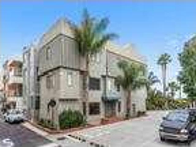 3 Bedroom 4 Bath In Surfside California 90743