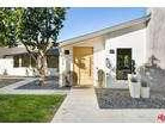 3 Bedroom 4 Bath In Tarzana CA 91356