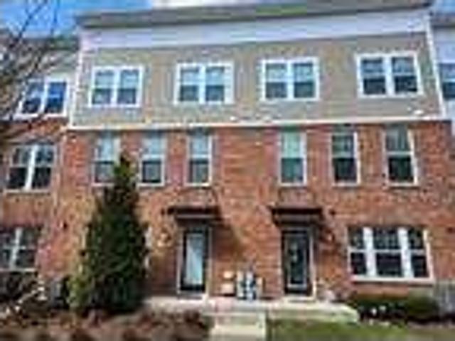 3 Bedroom 4 Bath In Woodridge IL 60517