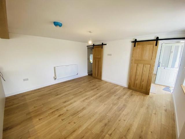 3 bedroom cottage to rent
