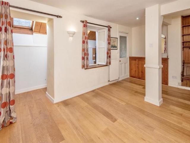 3 bedroom cottage to rent