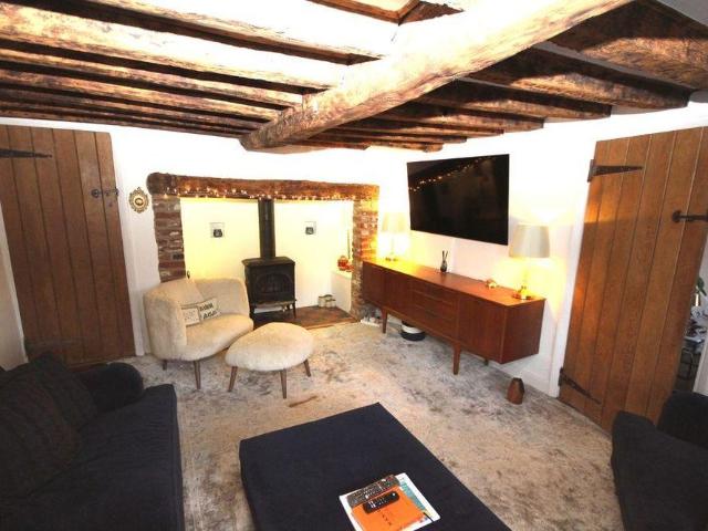 3 bedroom cottage to rent