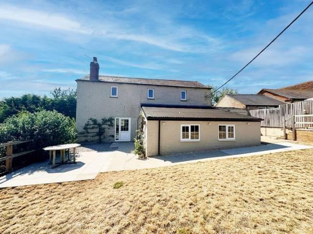 3 bedroom cottage to rent