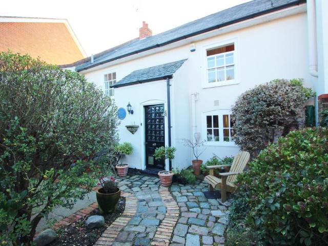 3 bedroom cottage to rent