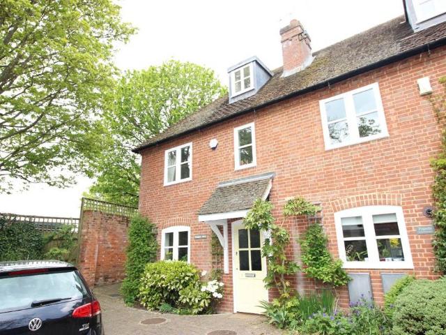 3 bedroom cottage to rent