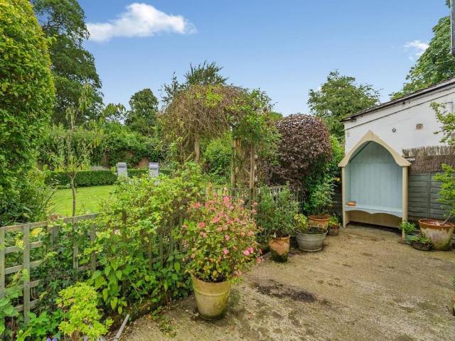 3 bedroom cottage to rent