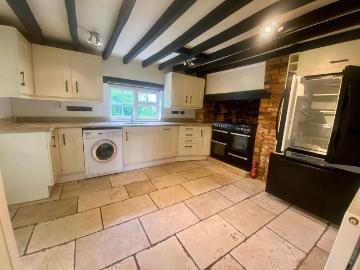 3 bedroom cottage to rent