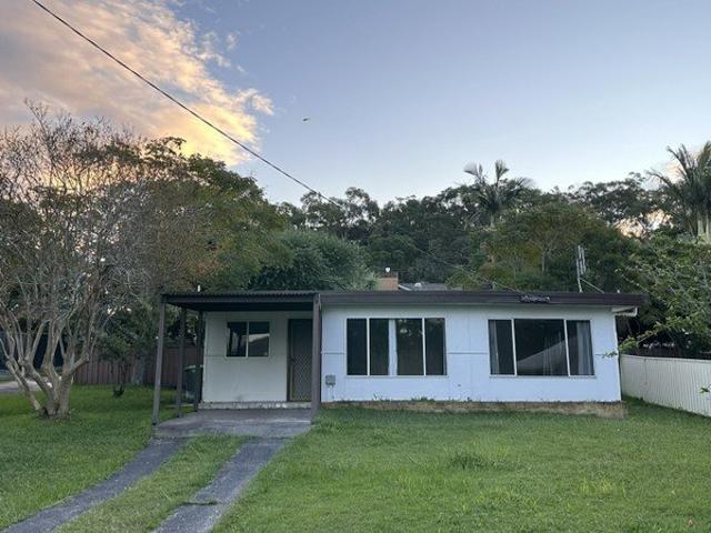 3 Bedroom Cottage by the Lake!