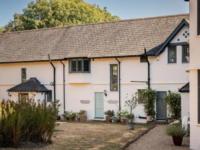 3 bedroom cottage for sale
