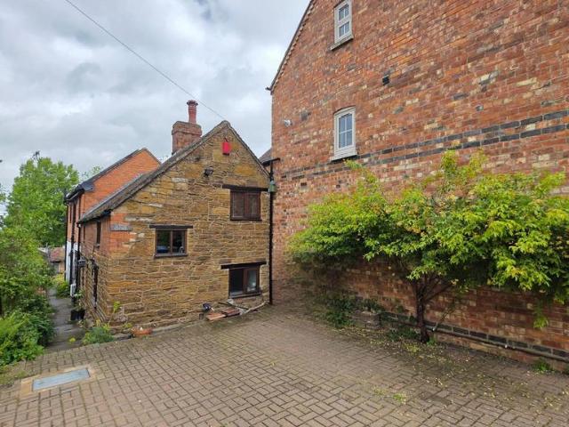 3 bedroom cottage for sale