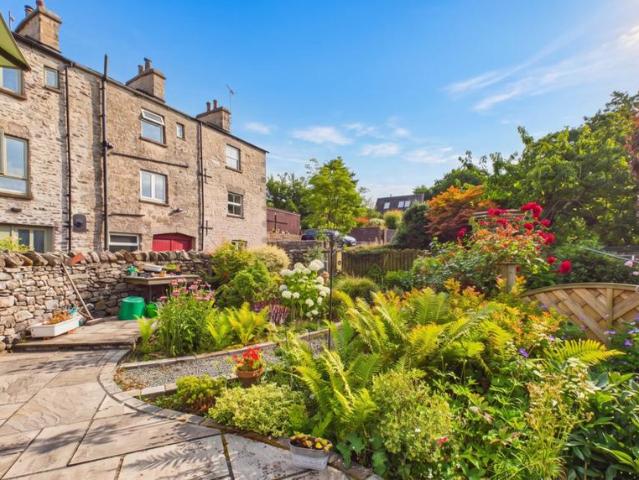 3 bedroom cottage for sale