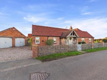 3 bedroom cottage for sale