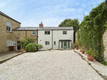 3 bedroom cottage for sale