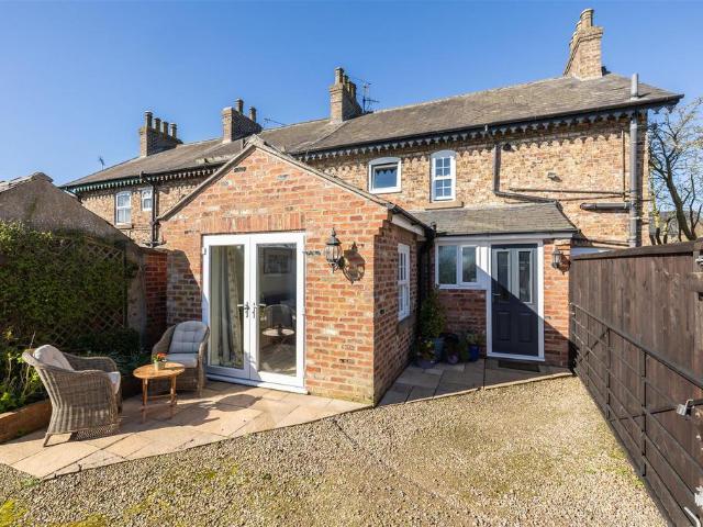 3 bedroom cottage for sale